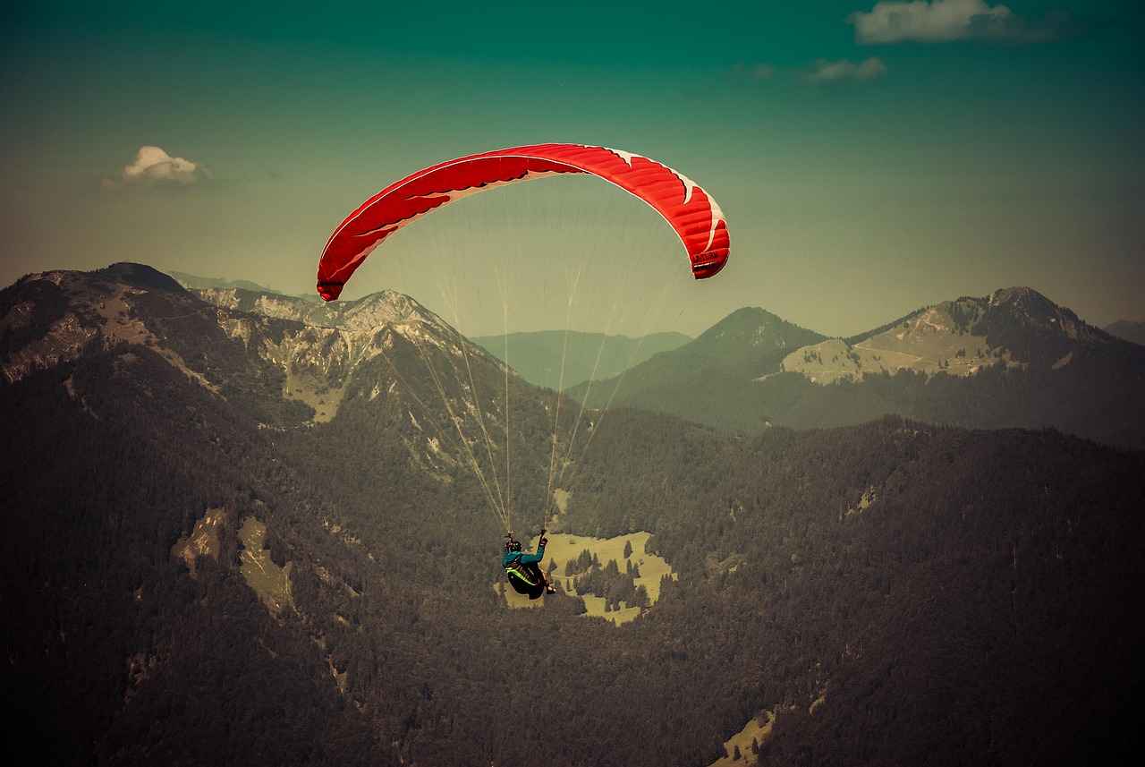 What Are the Best Adventure Activities in West Bengal? 4 4. Paragliding in Kalimpong