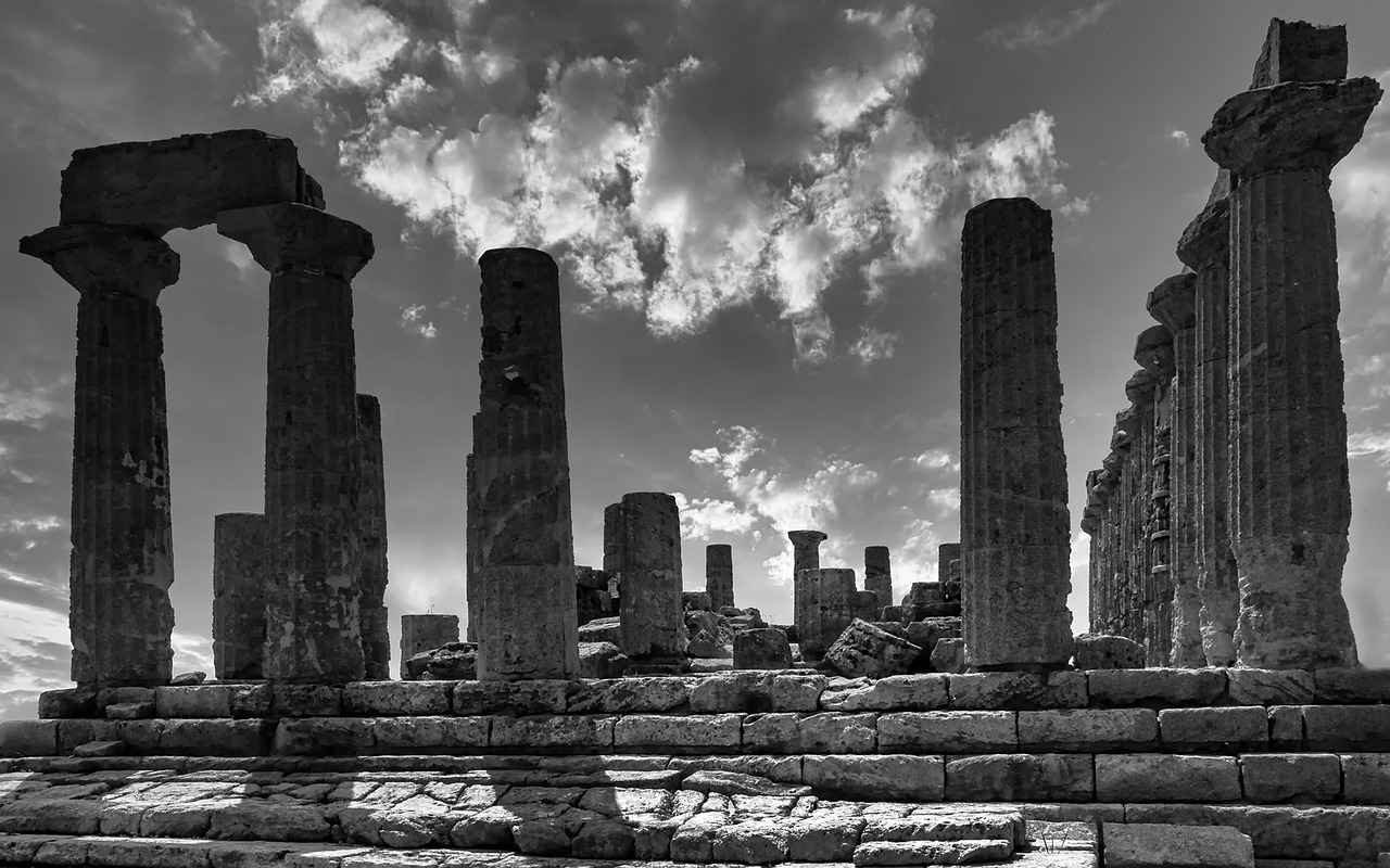 Why You Should Explore the Mystical Tarapith Temple in West Bengal 1 Historical Significance of Tarapith Temple
